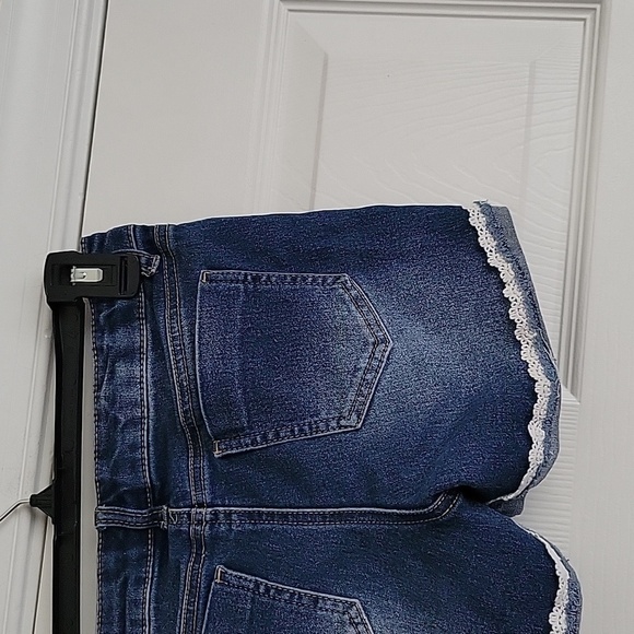 Wonder Nation Girl's Adjustable Waist Cuffed Denim Shorts - Picture 7 of 13